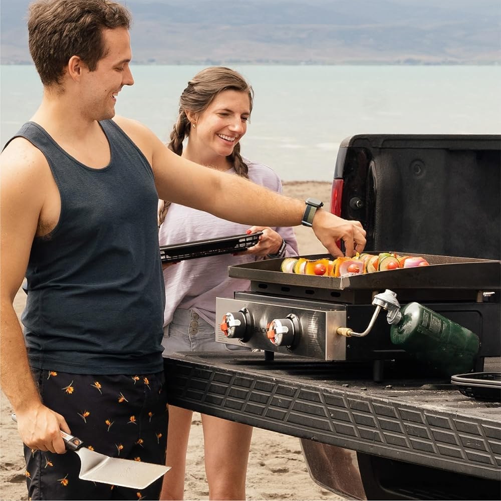 blackstone-22-in-omnivore-tabletop-griddle-travel-bundle-24-000-btu-125449-02.jpg
