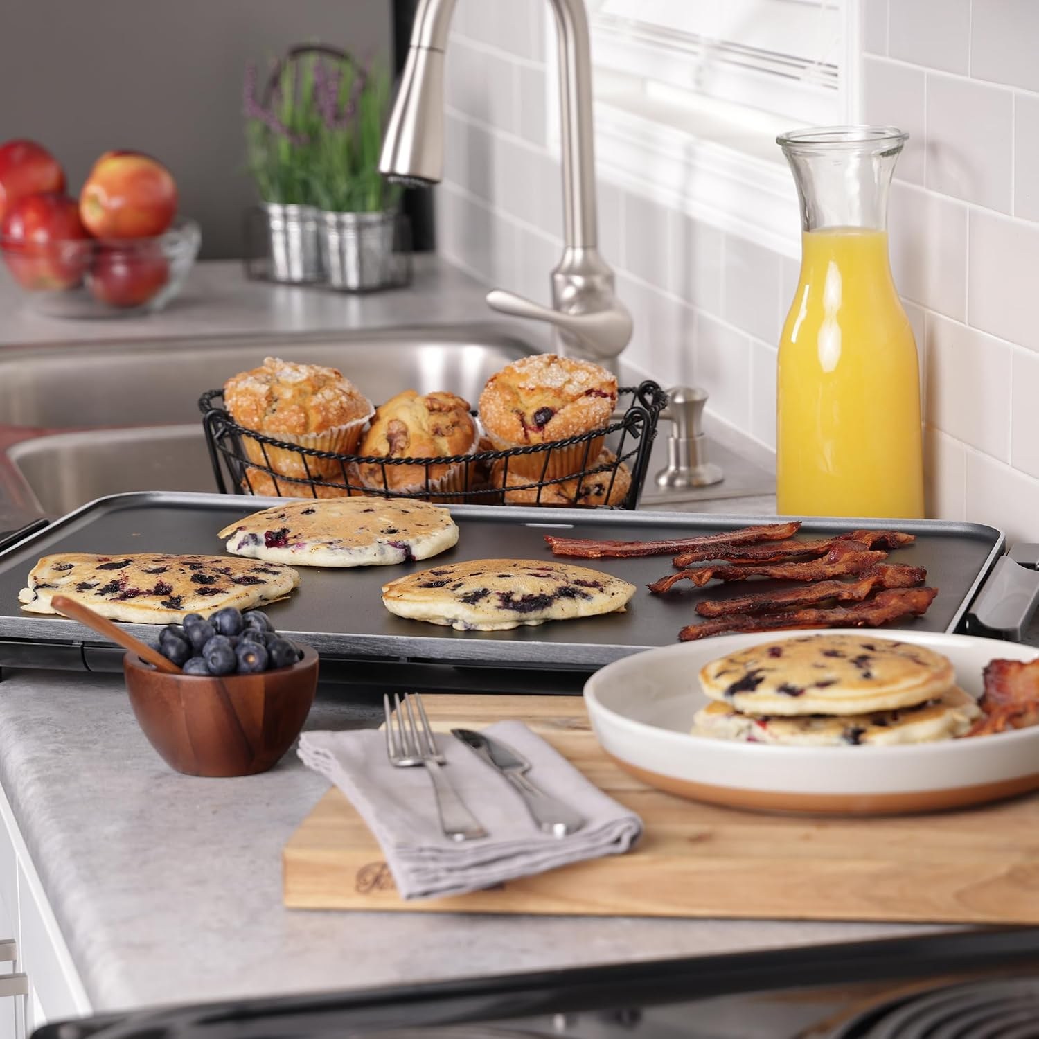 presto-07072-slimline-22-inch-extra-large-griddle-1f2613-06.jpg