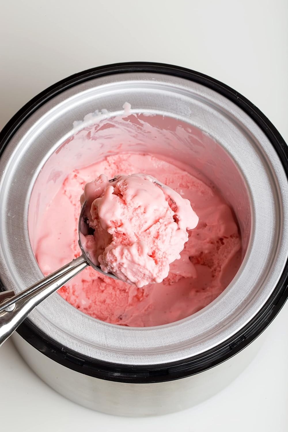 tylr-2-quarts-ice-cream-maker-with-one-touch-program-in-as-little-as-20-minutes-2092ed-02.jpg