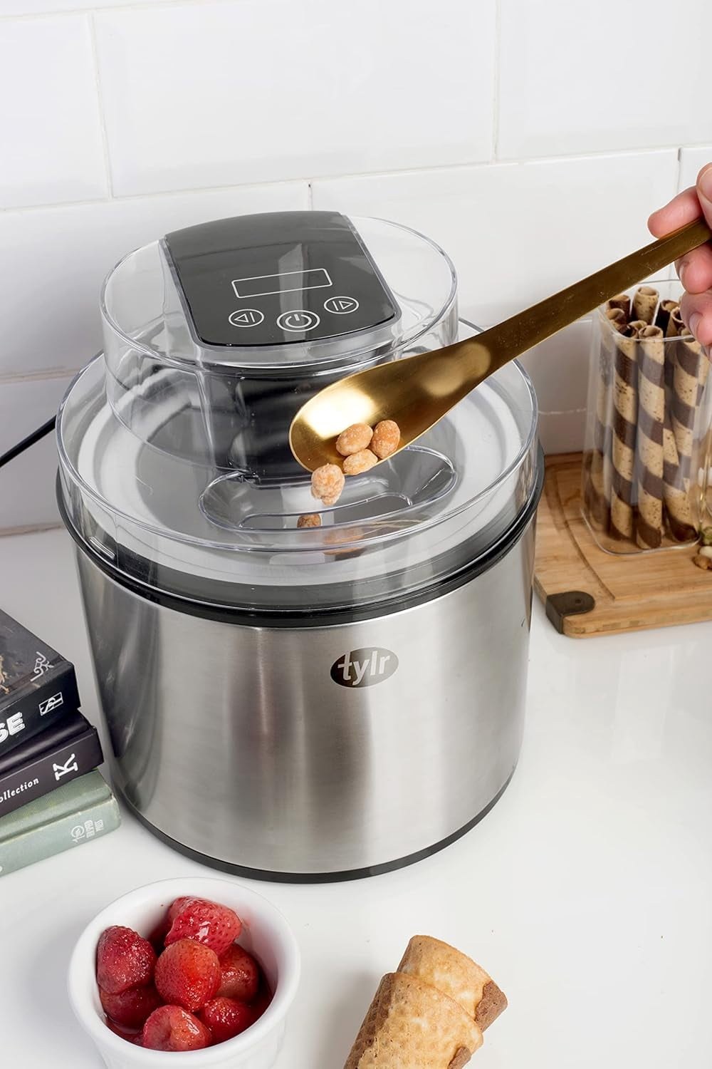 tylr-2-quarts-ice-cream-maker-with-one-touch-program-in-as-little-as-20-minutes-2092ed-06.jpg