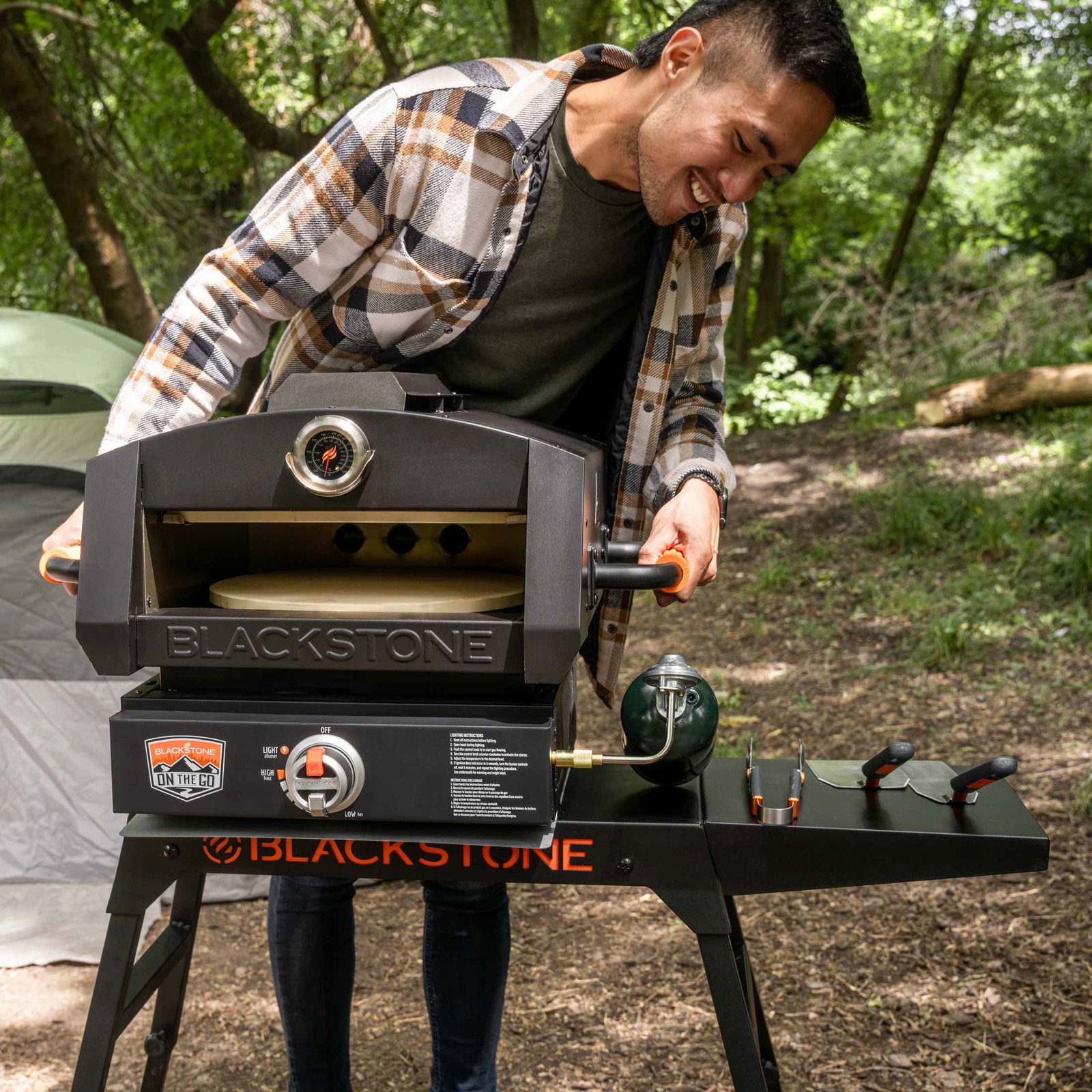 blackstone-on-the-go-17-pizza-oven-conversion-kit-for-17-griddle-base-2d44ba-03.jpg