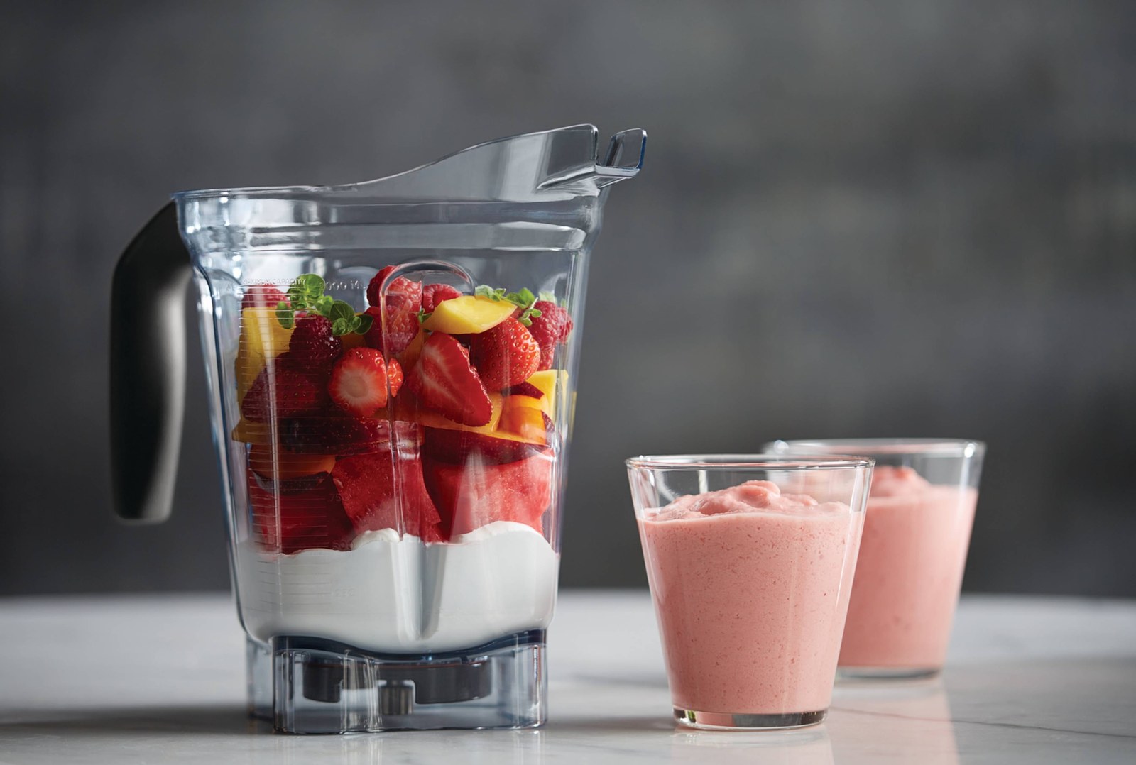 vitamix-64-fl-oz-clear-blender-403141-05.jpg