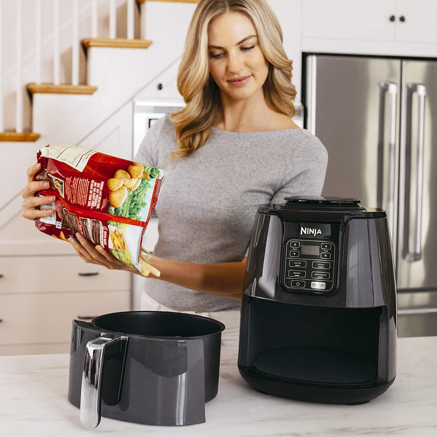 ninja-4-quart-air-fryer-dishwasher-safe-gloss-finish-black-grey-47e9c1-06.jpg