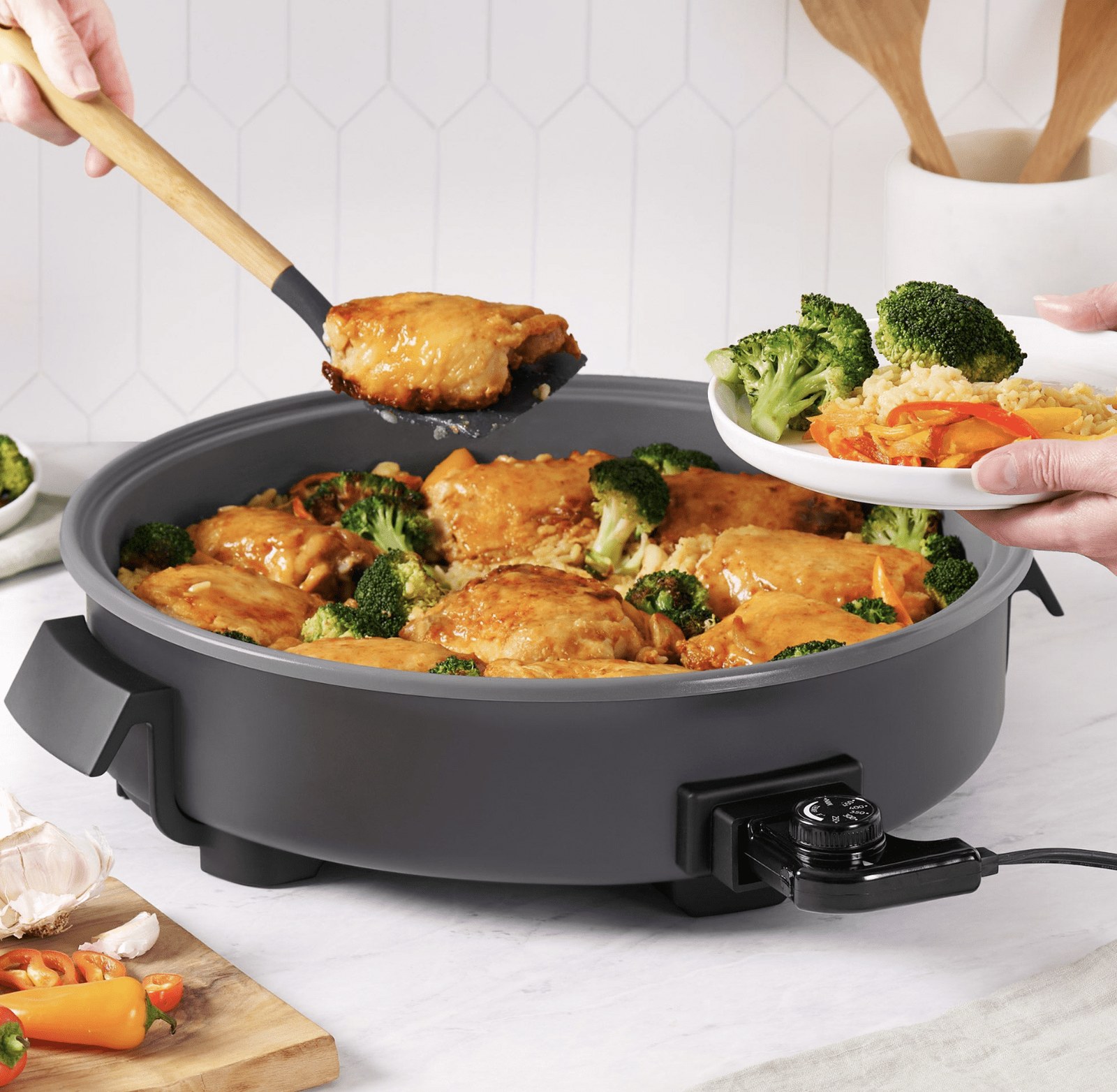 dash-14-family-size-electric-skillet-in-gray-c13427-06.jpg