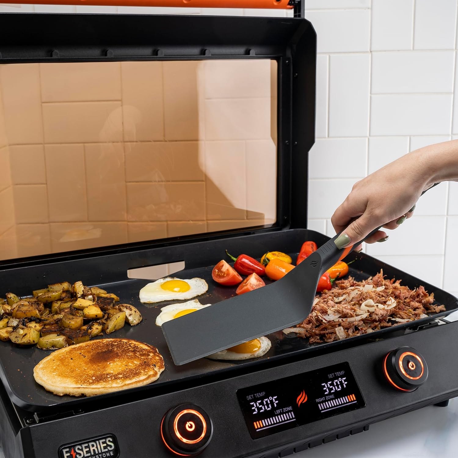blackstone-8001-e-series-22-inch-tabletop-electric-griddle-nonstick-with-lid-and-accessories-for-indoor-and-outdoor-use-e7ad1e-05.jpg